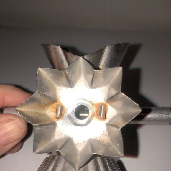 1930's rolling steel cookie cutter w/6 different cookie designs. Used - Picture 2 of 11